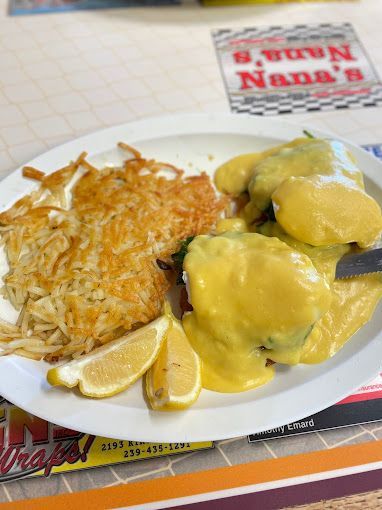 Eggs Benedict with crispy hash browns