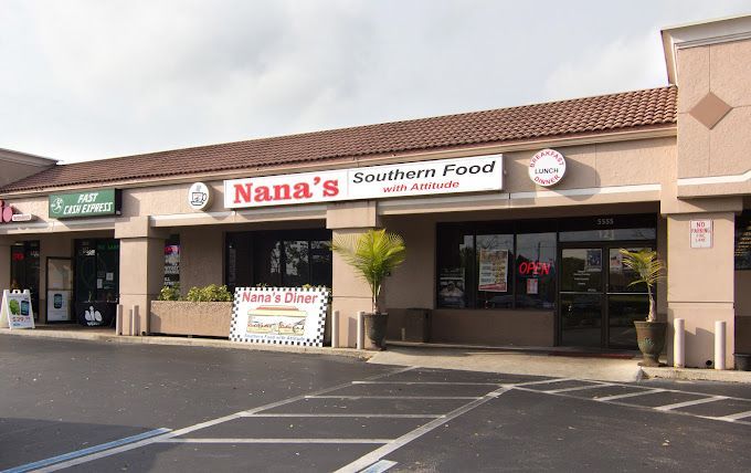 Nana's Diner storefront on Golden Gate Parkway